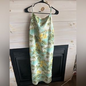 Tommy bahama beautiful dress in excellent condition.